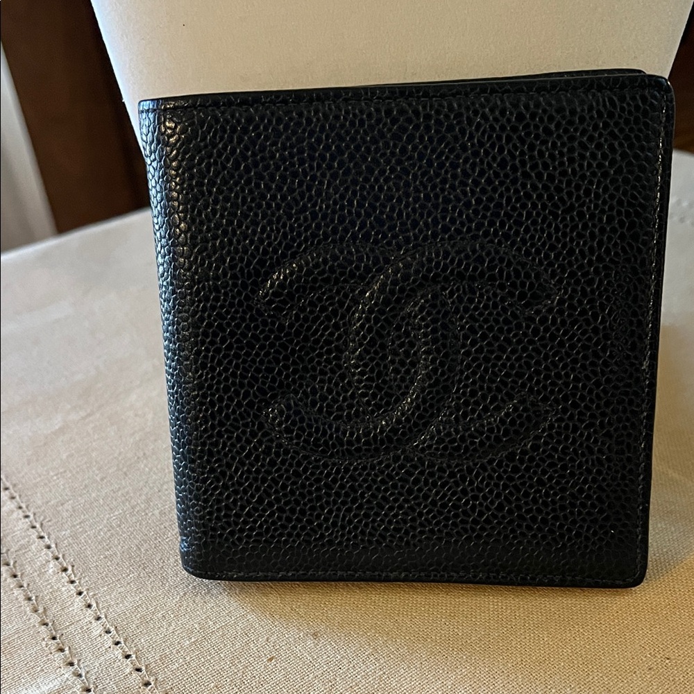 Vintage Unisex Chanel Black Caviar Leather Bifold Wallet